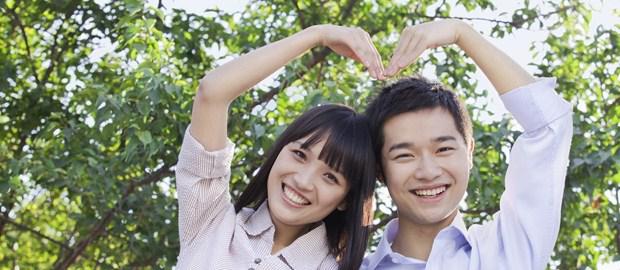 young_couple_heart_2_col_TopicTwoCol